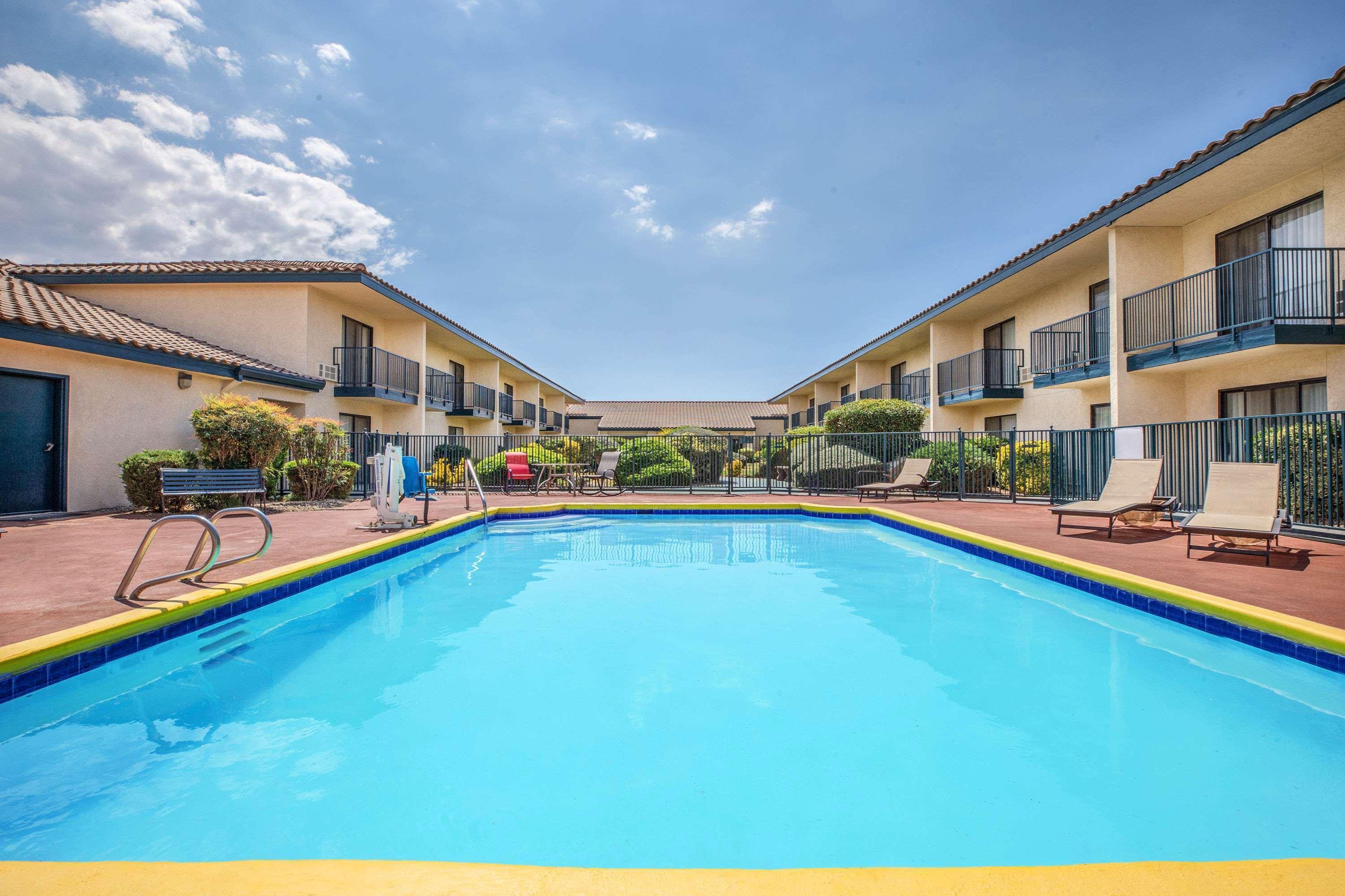 Baymont By Wyndham Tehachapi Otel Dış mekan fotoğraf